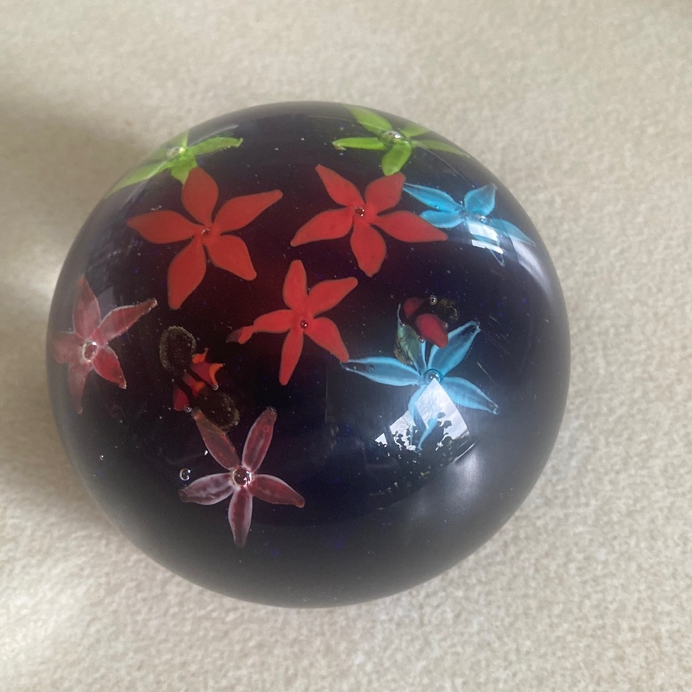 Hand blown glass with cobalt blue base multicolored flowers & 2 bees paperweight
